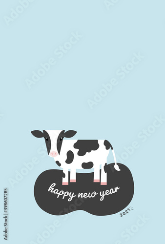 シンプルでかわいい牛とhappy new year・2021の文字入り年賀状ハガキサイズのイラスト：丑年・水色背景