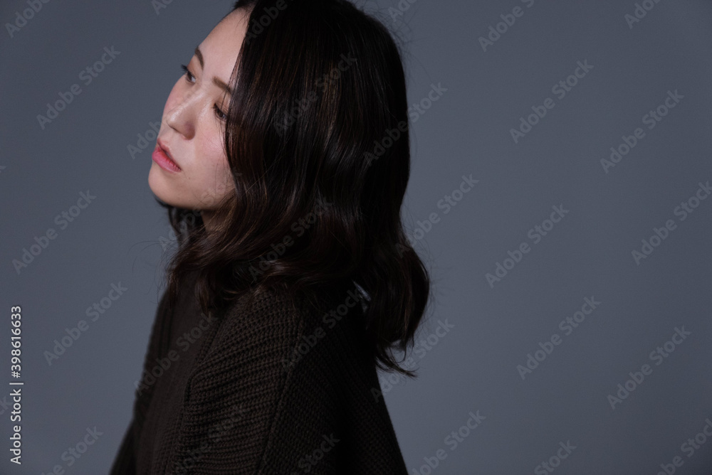 クールな女性 クールな女性
