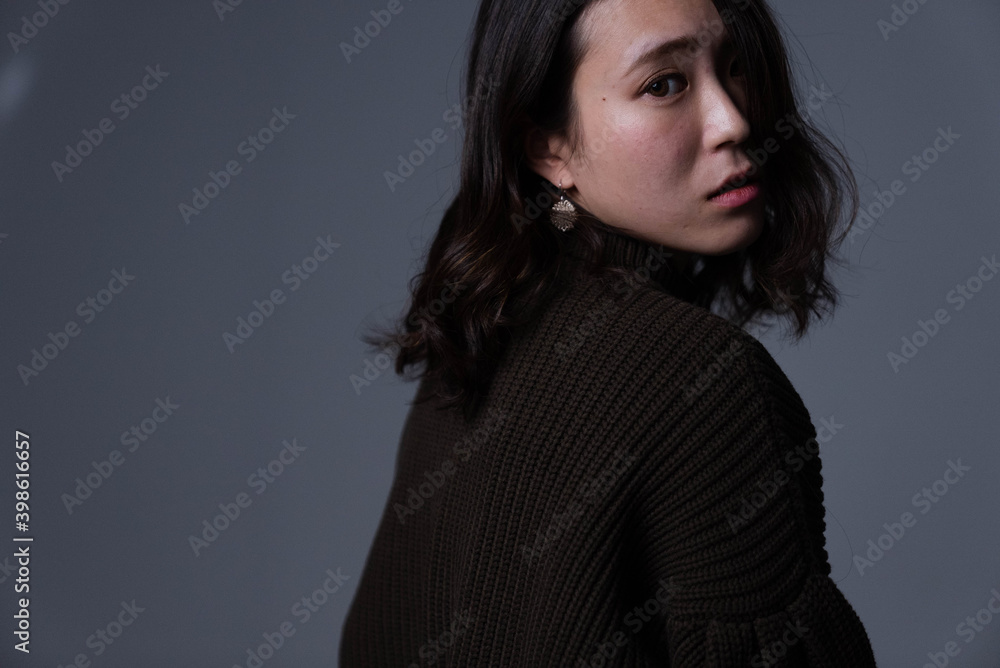 クールな女性 クールな女性