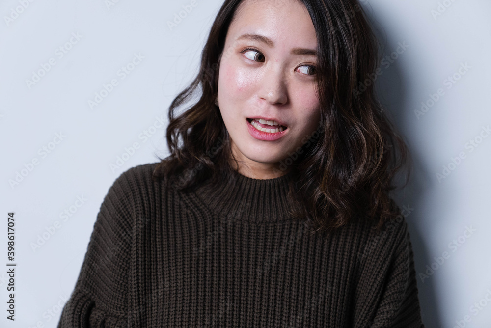 クールな女性 クールな女性