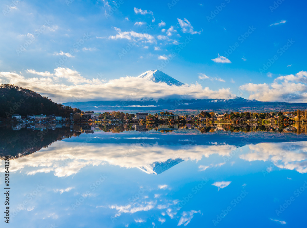 Beautiful landscape of mount Fuji over Lake Kawaguchiko with reflection. Fujikawaguchiko, Japan.