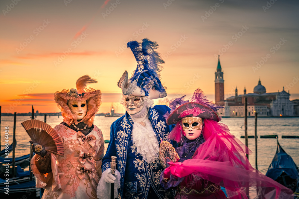 Fototapeta premium Famous carnival in Venice, Italy
