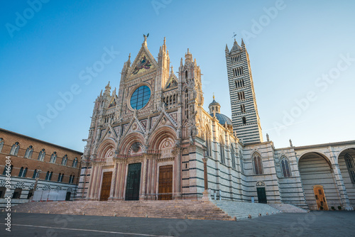  Siena Cathedral and the square during the sunrise