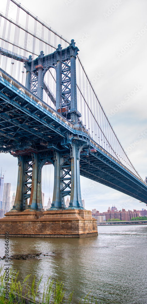 Obraz premium The Manhattan Bridge in New York City