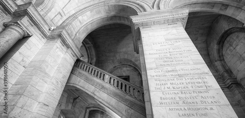 Canvas Print NEW YORK CITY - JUNE 2013: Interior of Public Library