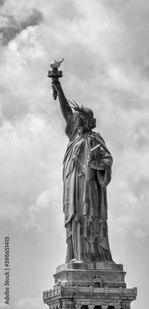 Fototapeta premium Majestic view of Statue of Liberty in New York City