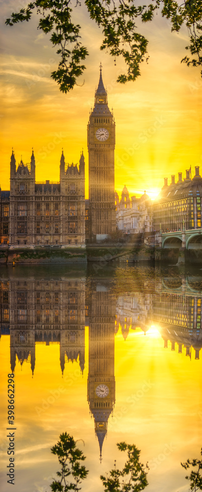 Beautiful sunset scenery of Big Ben, famous landmark of London