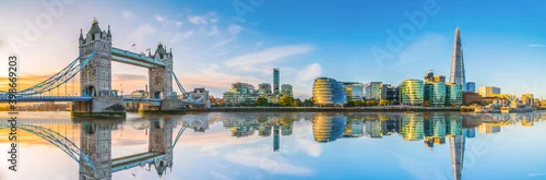 Obraz Morning panorama of London Tower Bridge with reflection 