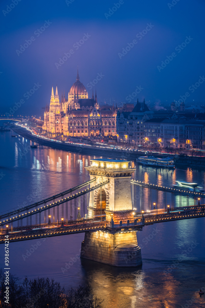 Chain Bridge and Hungarian Parliament in Budapest at dusk 