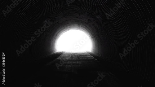 luz final del tunel slide photo