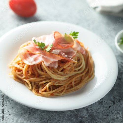 Pasta with smoked ham or bacon