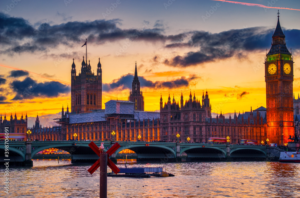 Fototapeta premium Big Ben clock at colorful sunset in London. England