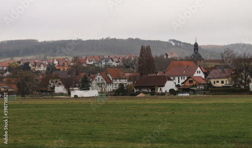 Eichsfelder Idylle; Blick vom Leine-Heide-Radweg auf Westhausen