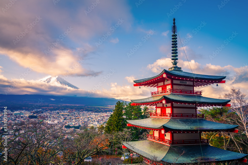 Landmark of japan Chureito red Pagoda and Fuji mountain