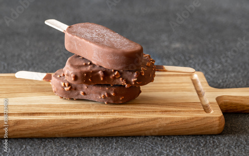 Quadro su tela Chocolate-covered vanilla ice cream bars