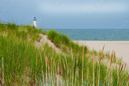 509-04 Manistee Pierhead Light   Shore Grasses