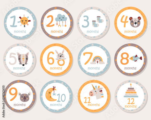 Monthly baby stickers with cute animals.