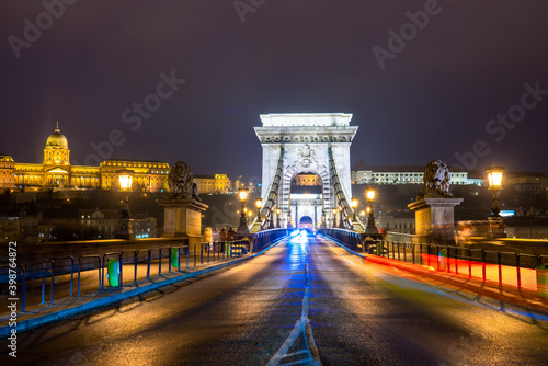 Chain Bridge in Budapest at night. Hungary  © Pawel Pajor