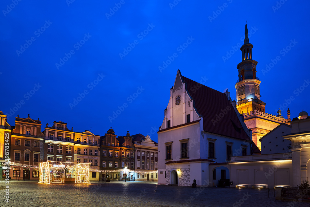 Fototapeta premium The Market Square with historic tenement houses andl and christmas decorations