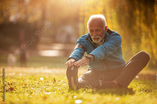 Photos Senior man in the park