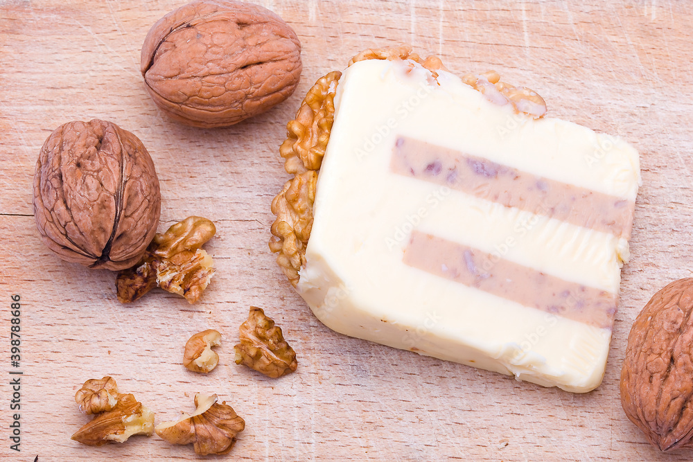 cheese with nuts cheese with nuts