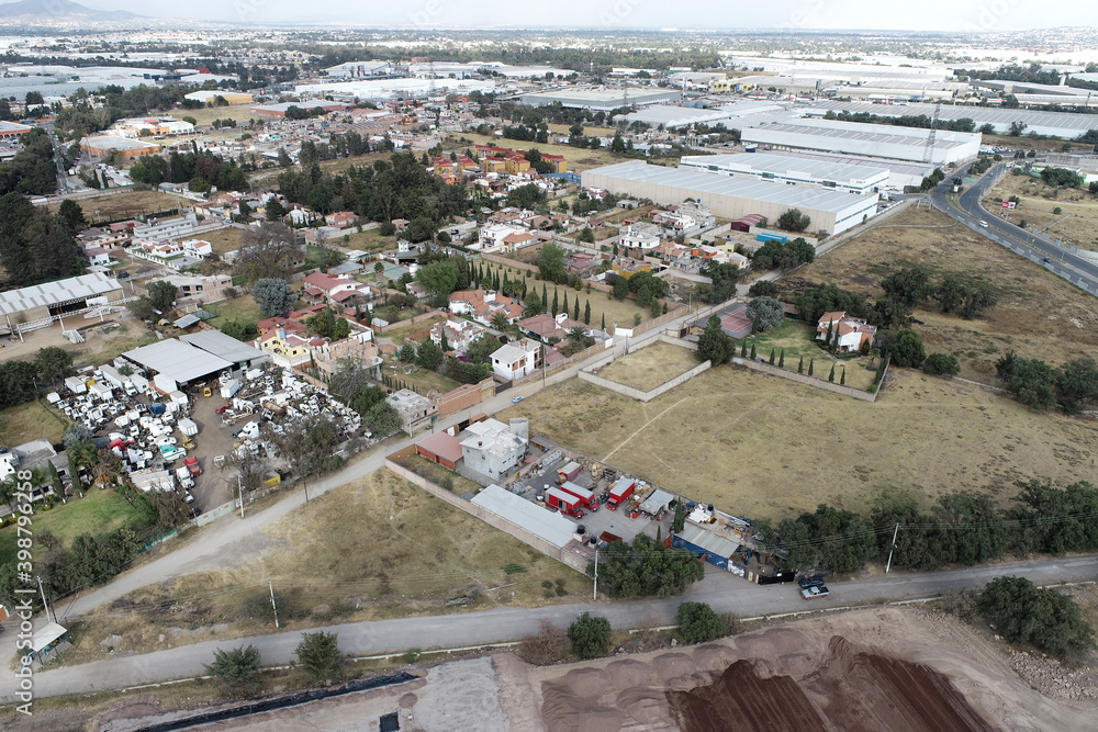 Obraz premium Sitio de construcción desde las alturas - Construction site and industrial