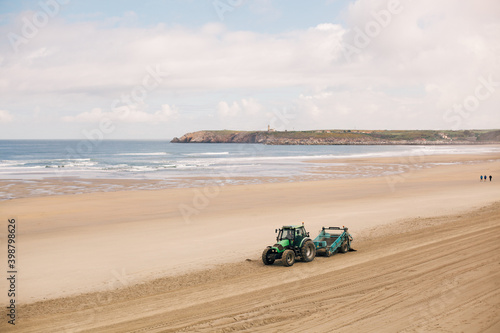Tractor y playa