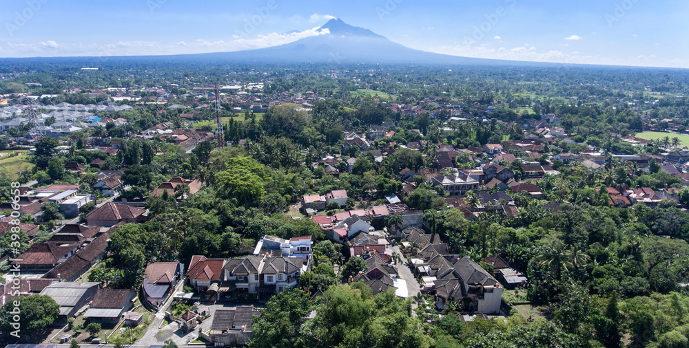 Naklejka premium Panorama of Mount Merapi