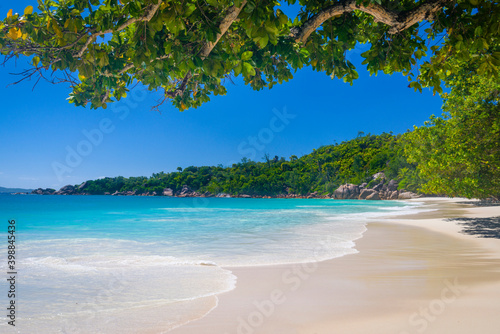 Fototapeta Naklejka Na Ścianę i Meble -  Entry to the Anse Lazio beach on Praslin island in Seychelles