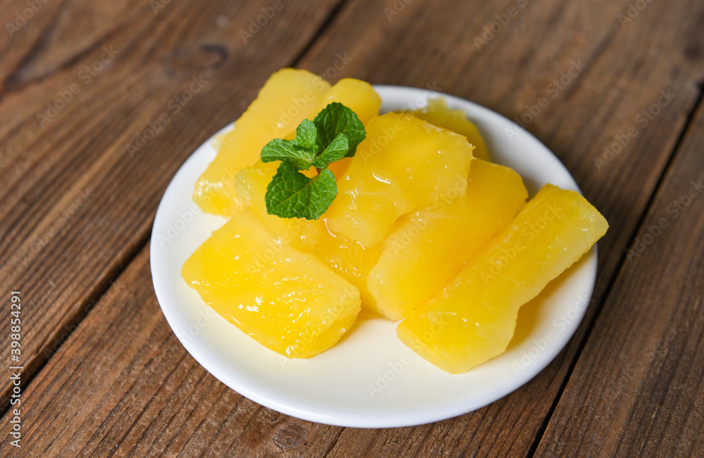 Boiled cassava root dessert Thai food or brazilian food cassava mandioca frita, Other name (manihot esculenta, yuca, manioc, mandioca, Brazilian arrowroot). Boiled cassava root dessert Thai food or brazilian food cassava mandioca frita, Other name (manihot esculenta, yuca, manioc, mandioca, Brazilian arrowroot).