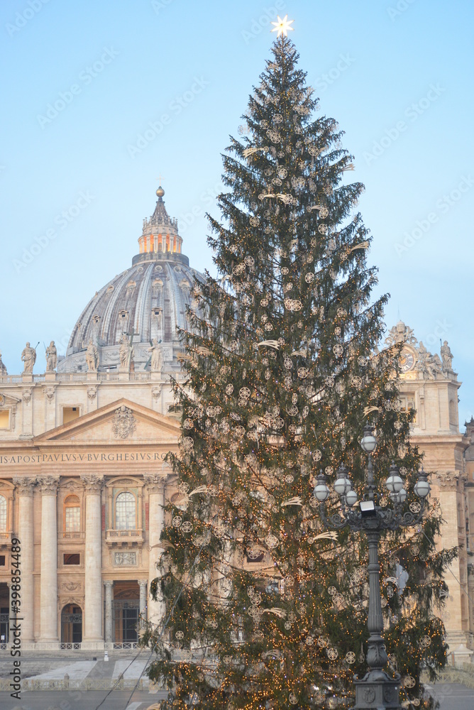Obraz premium Presepe San Pietro Roma Vaticano Albero Natale 2020
