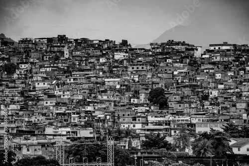 Favelas in Rio de Janeiro im Sommer