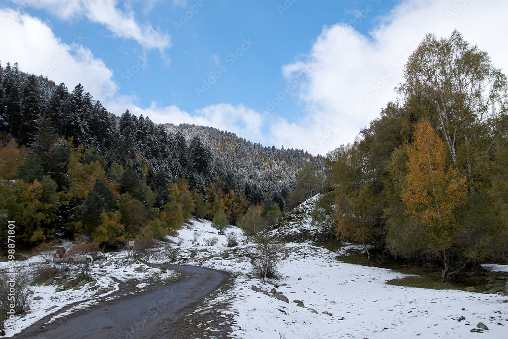 Mountains with the first snowfalls of autumn.