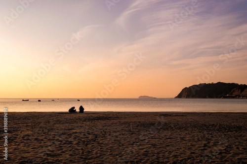 神奈川県逗子海岸の夕日 © Kazu8