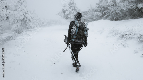 Con raquetas en la nieve