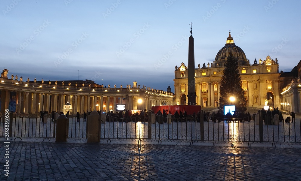 St. Peter s Basilica at Christmas in Rome, Italy