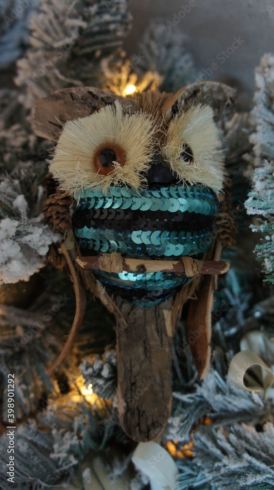 Naklejka premium Christmas toy owl, shiny owl