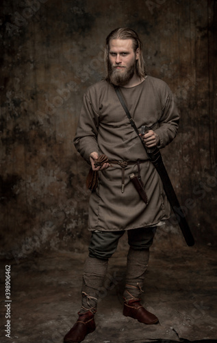 Medieval warrior © algrigo