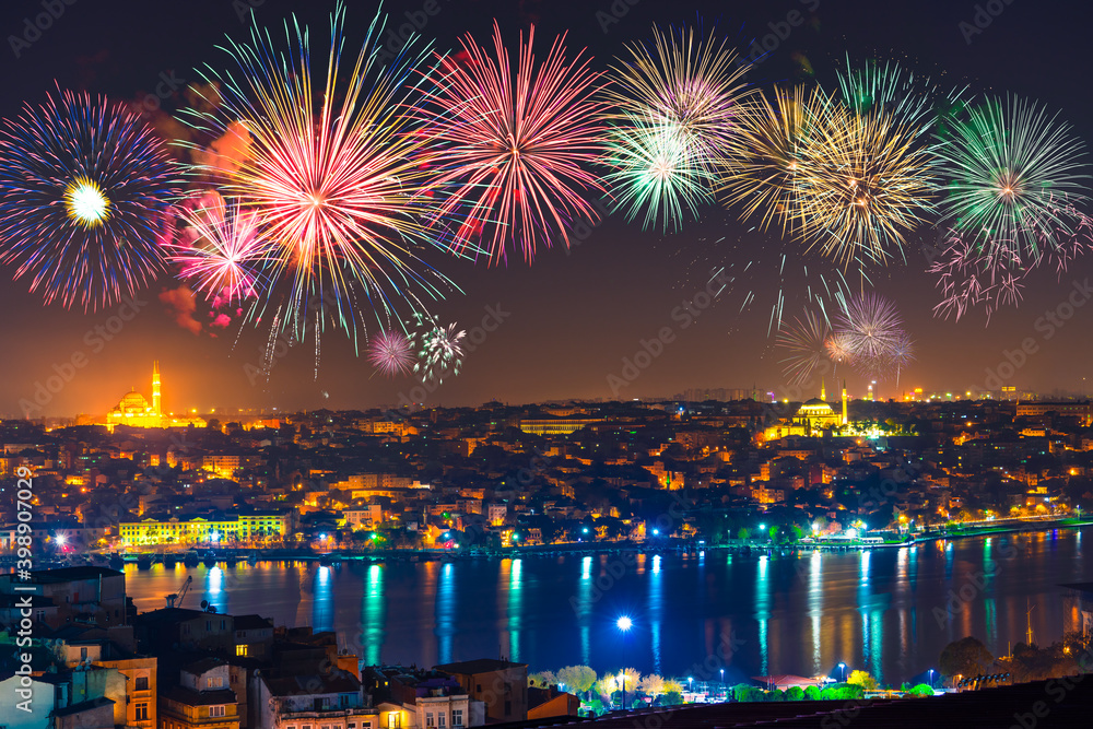 Obraz premium Skyline panorama of Istanbul architecture at night. Turkey