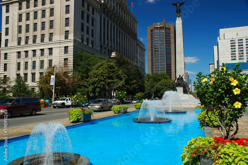 Obraz na plátně Toronto University Avenue Fountain landscape