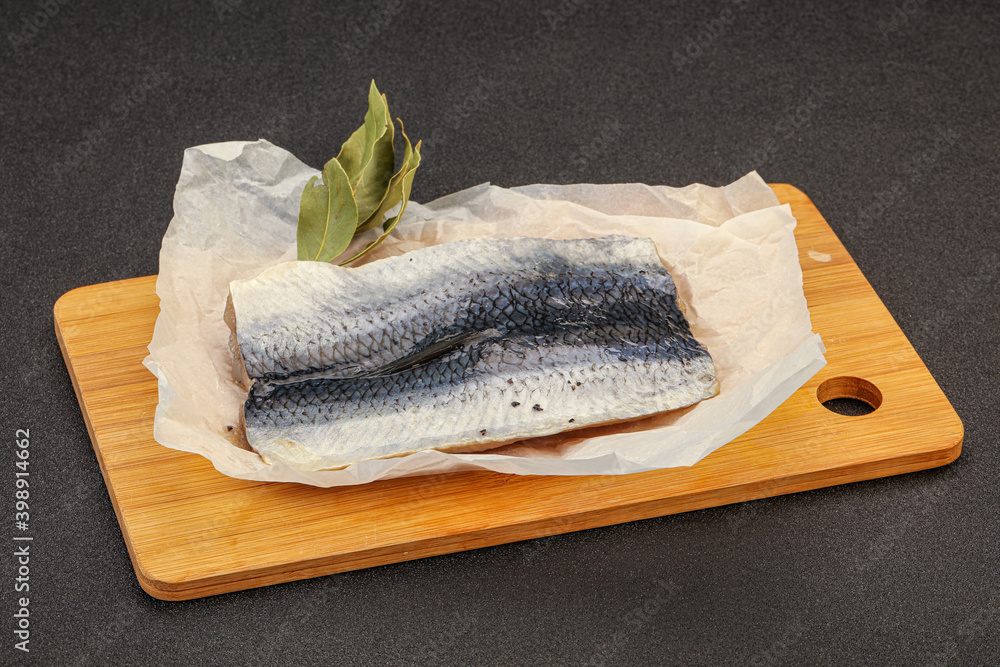 Herring fillet with skin and spices