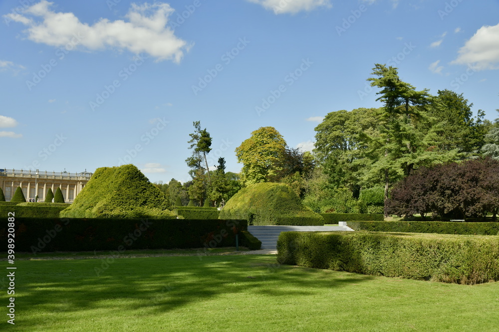 La nature luxuriante le long du Jardin Français au parc de Tervuren à l'est de Bruxelles