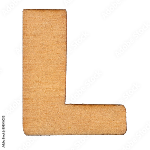 Litera L wycięta z drewna