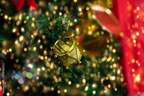 Details on the Christmas tree. © Alaka Film