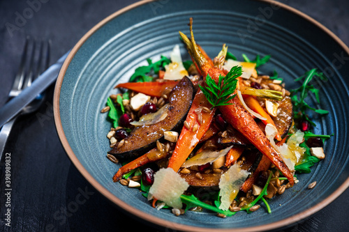 Moroccan carrot salad with arugula