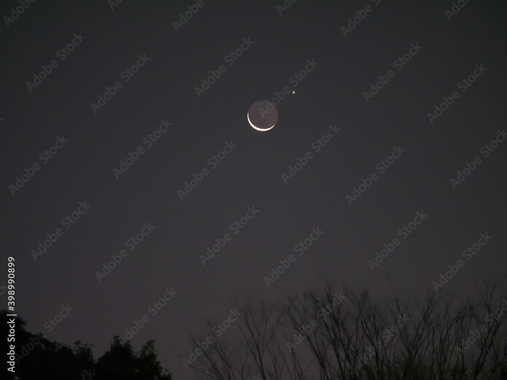 
Tokyo,Japan-December 13, 2020: Crescent Moon and Venus conjunction at dawn
