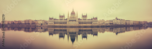 Panorama Hungarian parliament near Danube river in Budapest. Hungary © Pawel Pajor