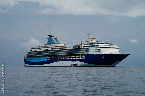 Urlaub auf dem Kreuzfahrtschiff Explorer 2 von Marella Kreuzfahrten - Dream holiday on British cruiseship or cruise ship liner from TUI Cruises to the Greek Islands photo