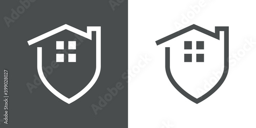 Símbolo seguro del hogar. Logotipo escudo con tejado de casa con lineas en fondo gris y fondo blanco