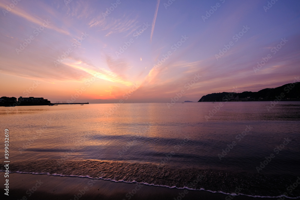 神奈川県逗子海岸の夕日